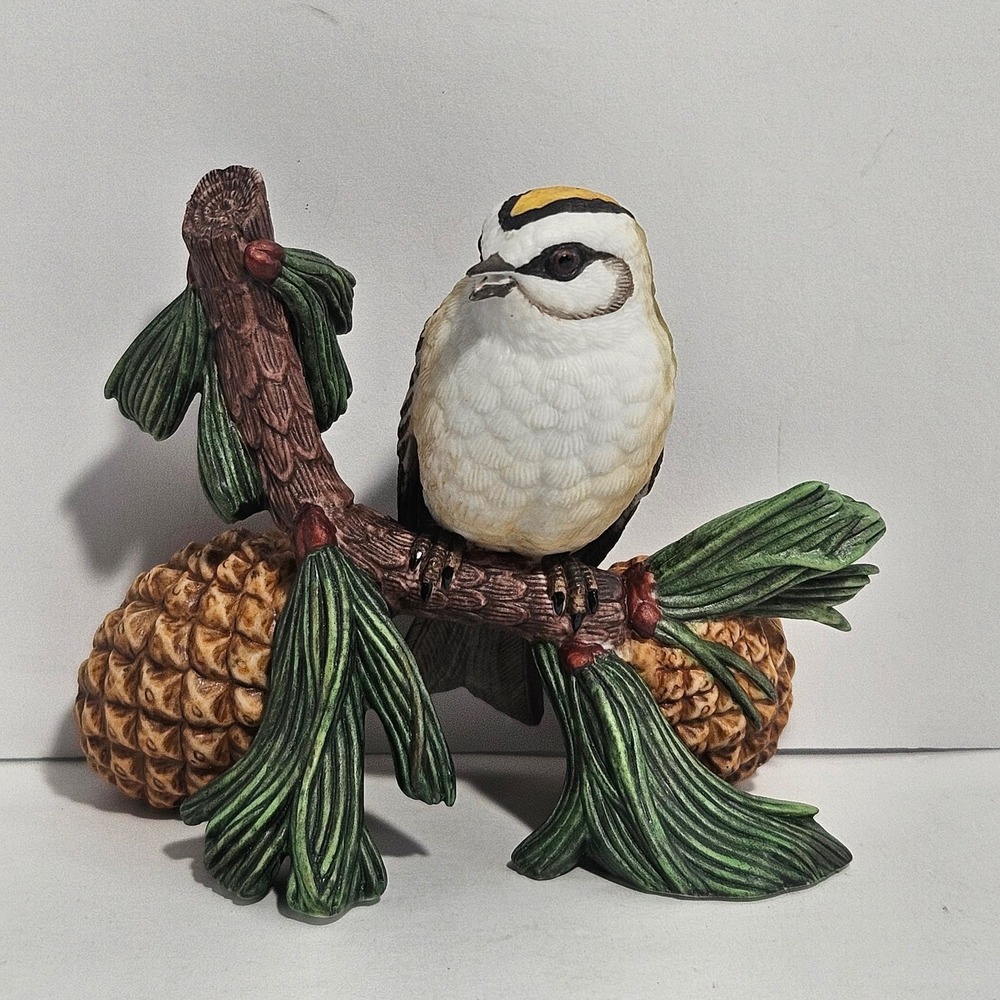Lenox Garden Bird Collection Female Kinglet Fine Porcelain Figurine 1995 NIB